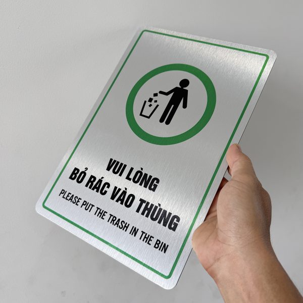 Biển b&aacute;o vui l&ograve;ng bỏ r&aacute;c v&agrave;o th&ugrave;ng, bảng hiệu chỉ dẫn khu vực bỏ r&aacute;c BG133 20x30cm Levushop